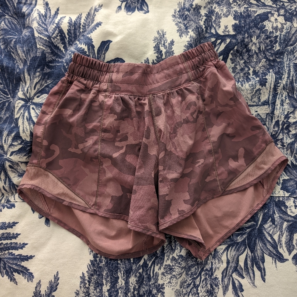 Lululemon Hottie Hot Purple Camo Shorts 2 Tall